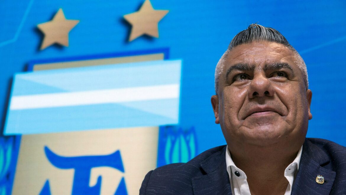 Cara y ceca de los pliegos para "beneficiar" a la AFA