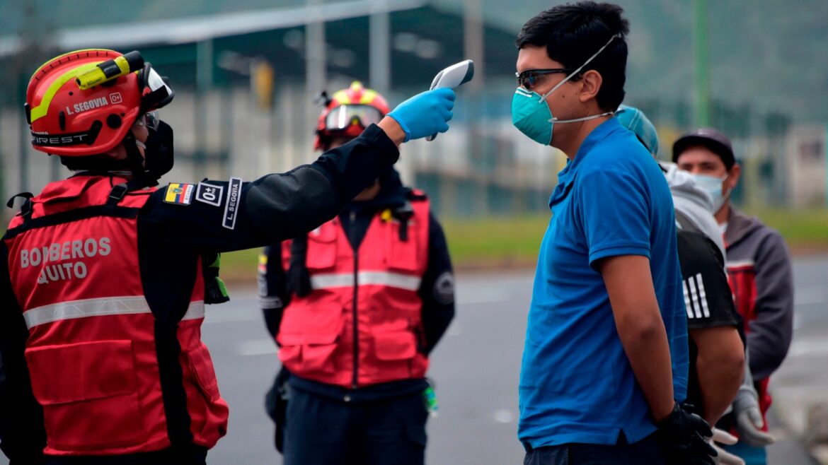 Ecuador llora y un periodista se quebró por el tendal de muertos