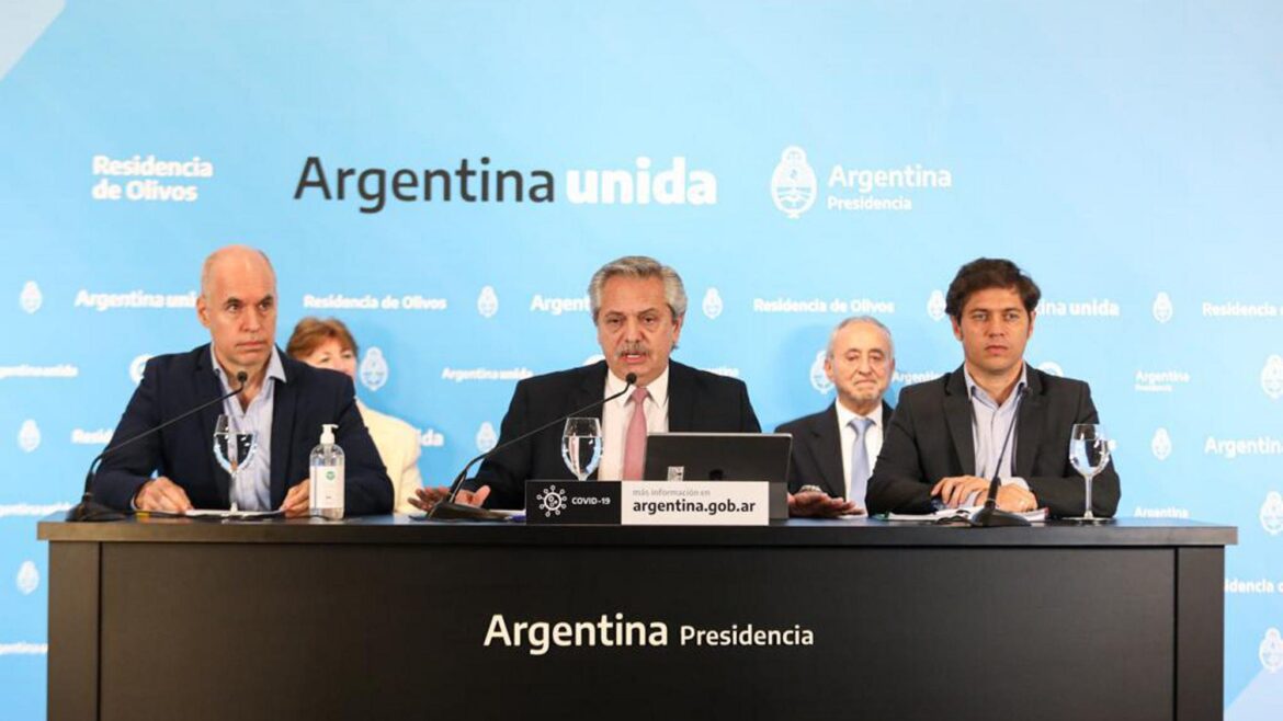Los tres mosqueteros de la cuarentena se van tiñiendo de Grieta