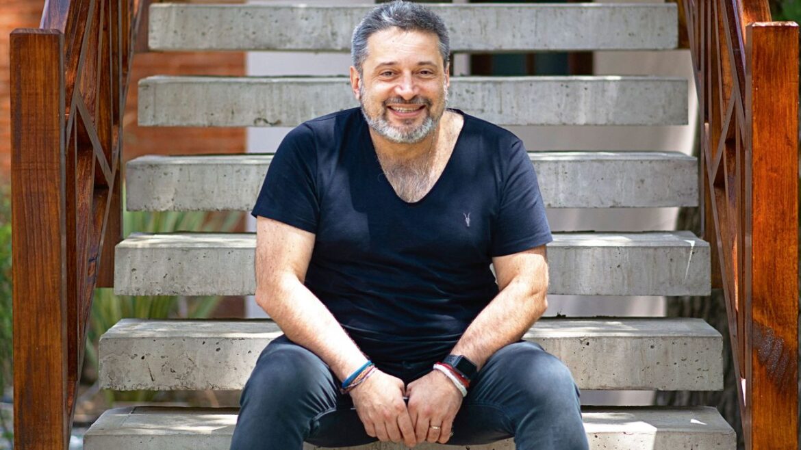 El pirulo amargo de Víctor Santa María