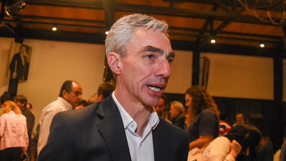 Meoni toma una sutil distancia de Massa