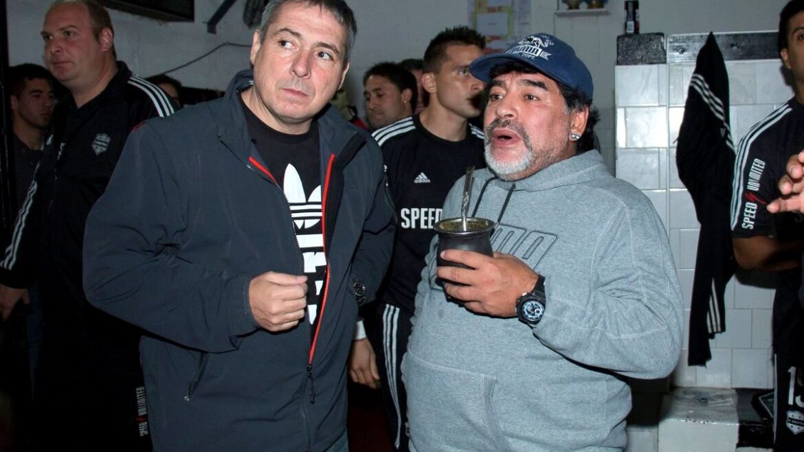 Stinfale llamó a Claudia Maradona