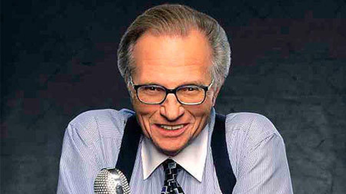Larry King, internado con Covid