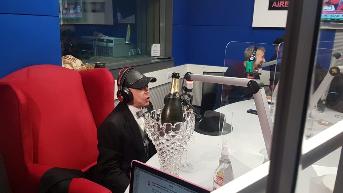 Oyarbide debutó en Radio 10: "Putin no sabía de mis gustos sexuales"