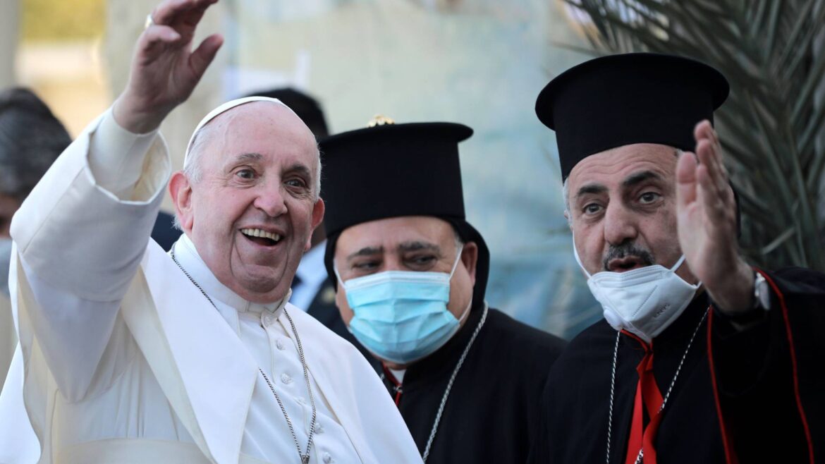Francisco: Padre Coraje en el mundo, Padre "Villano" en Argentina