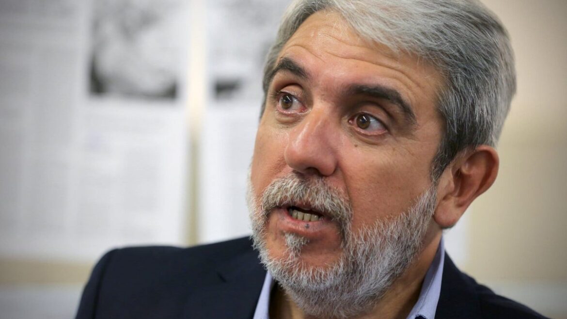 Aníbal Fernández tuvo que pedir perdón por el tuit a Nik