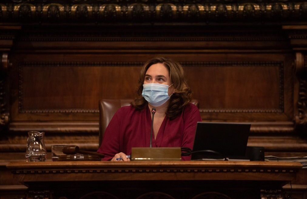 Alcaldesa de Barcelona se retiró de Twitter