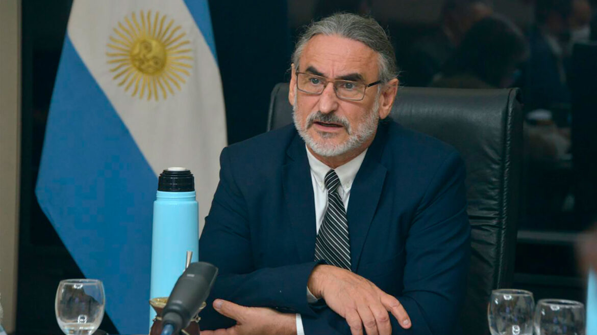 El ministro vegano casi borrado del conflicto de la carne