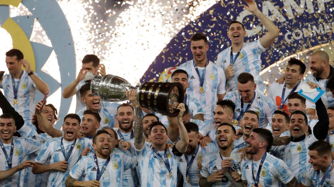 La conmovedora historia de la remera de Acuña en el festejo