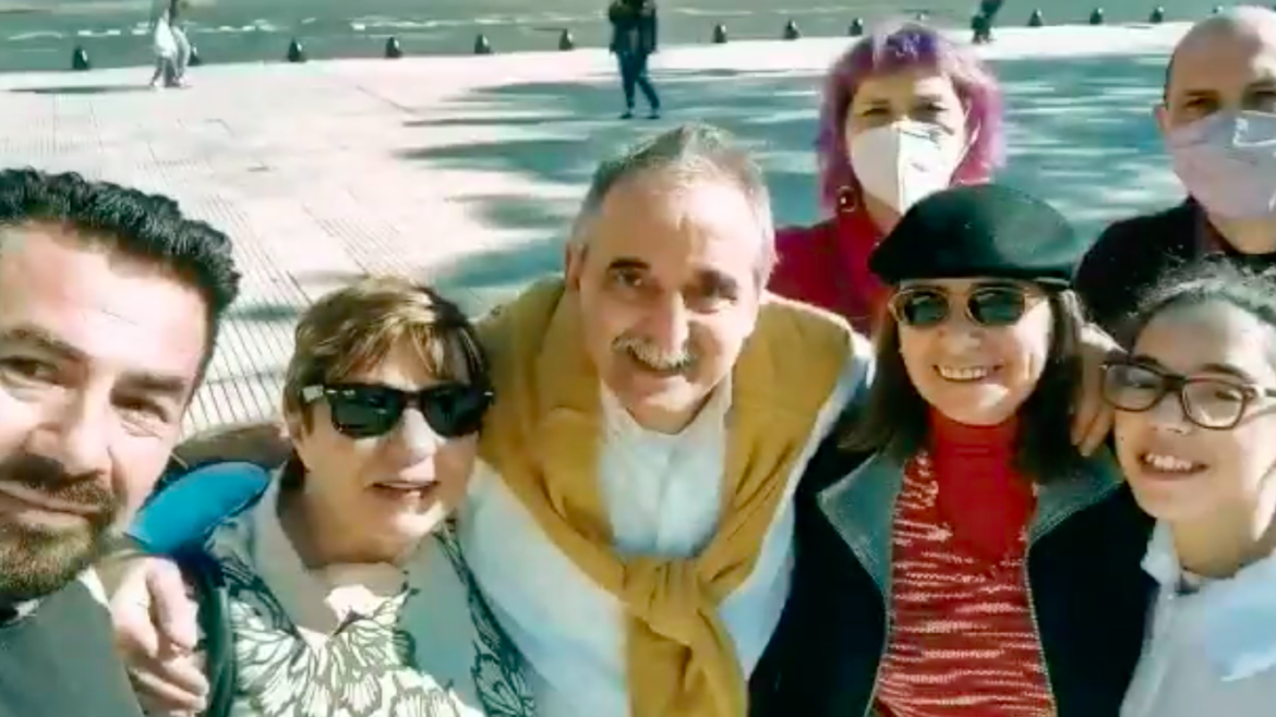El insólito spot de campaña de Moreno: cumbia y un estilo de "Todo x 2 pesos"