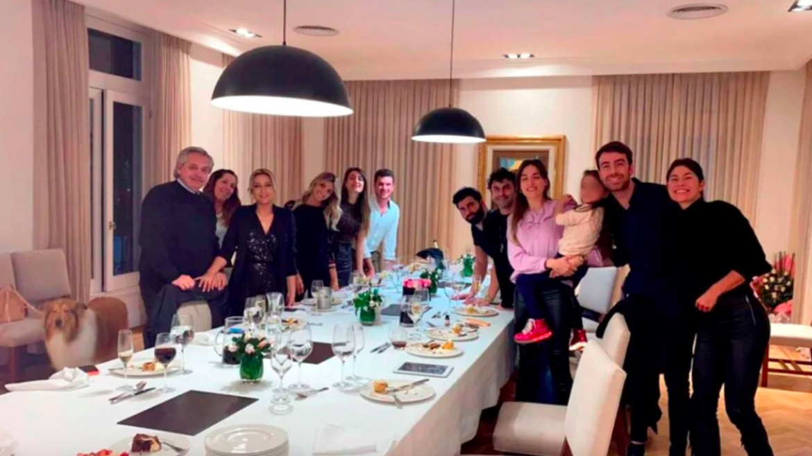 Verbitsky escrachó al tuitero que más difundió el caso de Olivos y a la periodista que mostró la foto