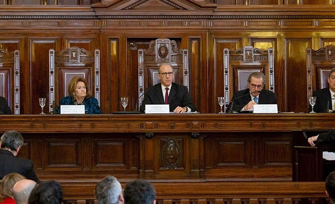 Un proyecto y la campaña meten ruido en la Corte