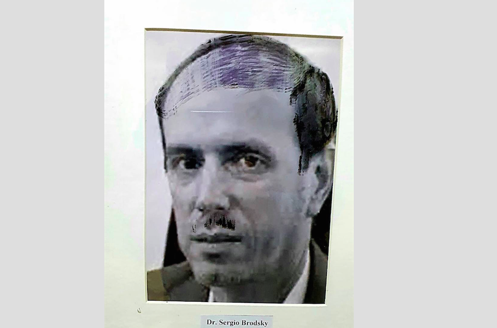 El ex titular de IGJ fue escrachado con pintadas antisemitas