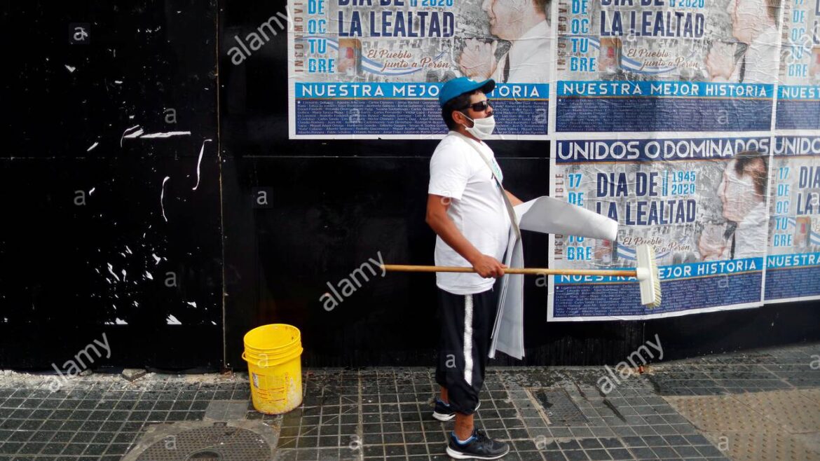 Aparecieron carteles peronistas para poner mayor tensión