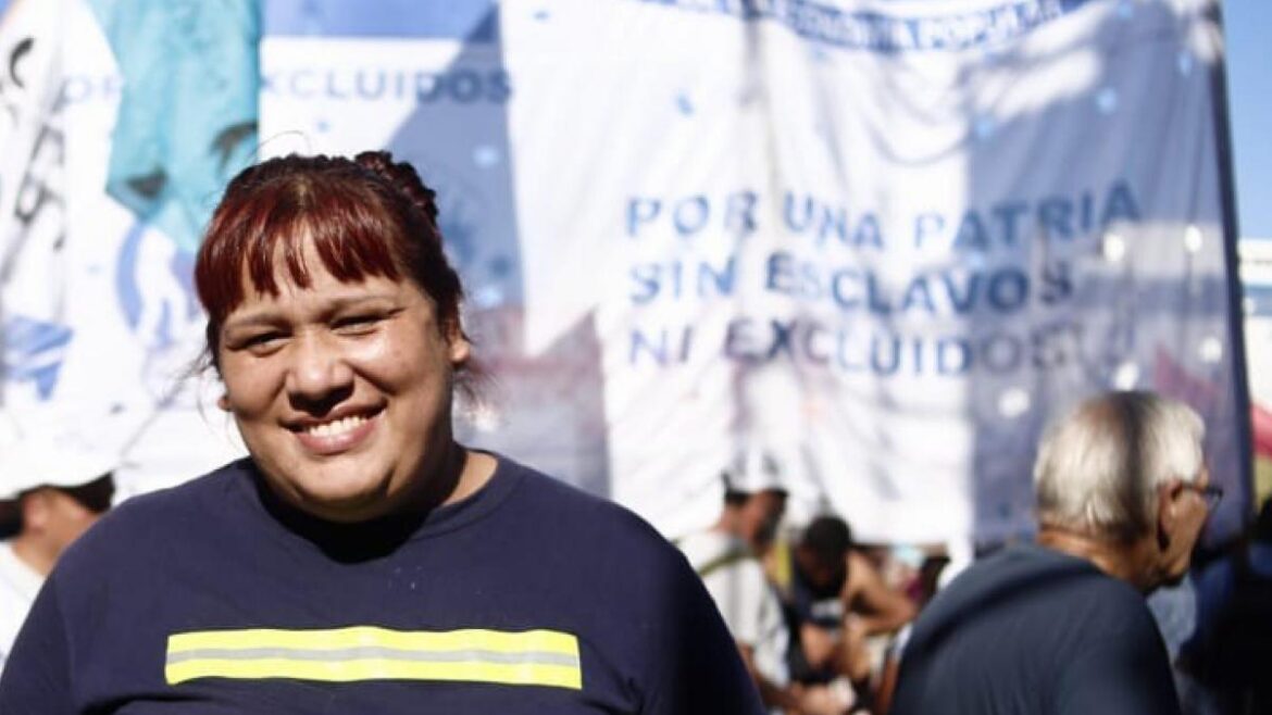 Juró la primer cartonera como diputada