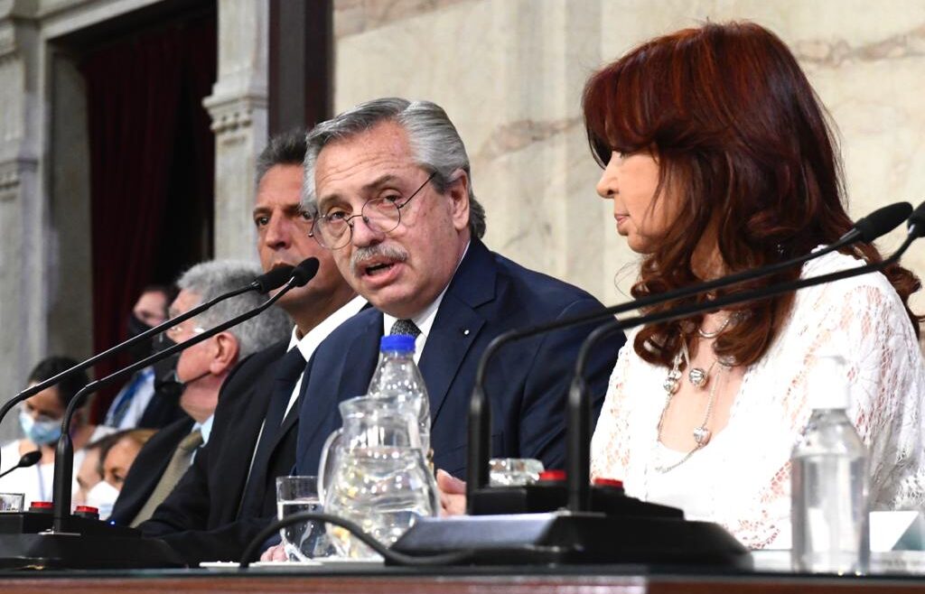 Máximo y rupturistas del PRO dejan a su suerte a Alberto