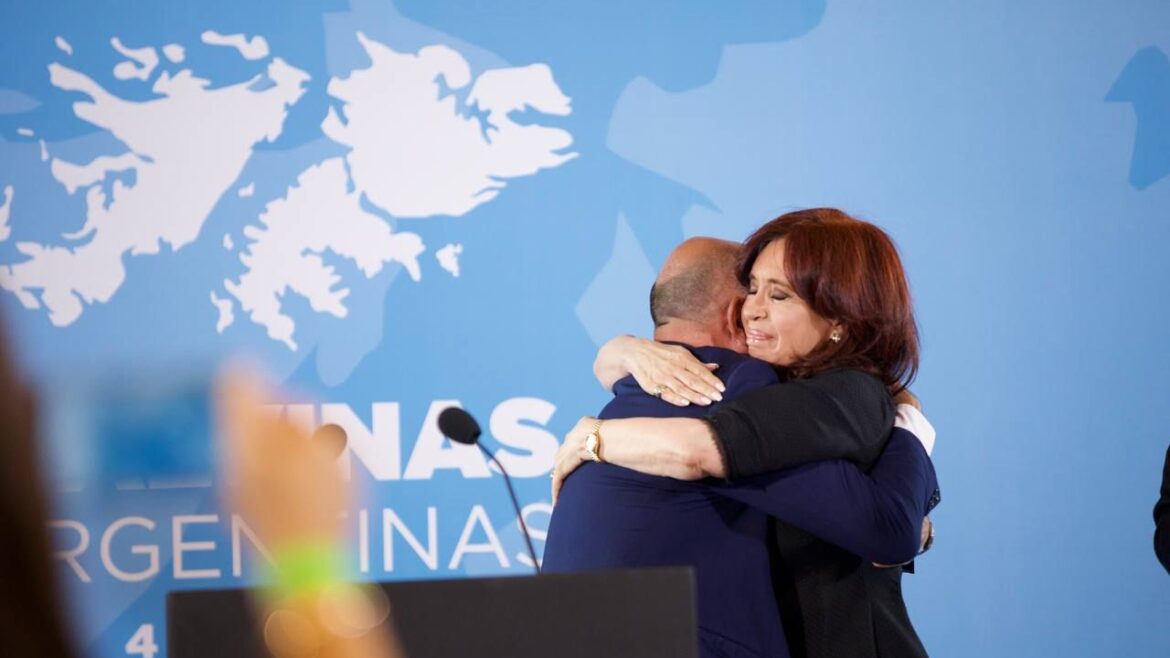El diputado que tiene tenencia compartida entre Alberto y Cristina