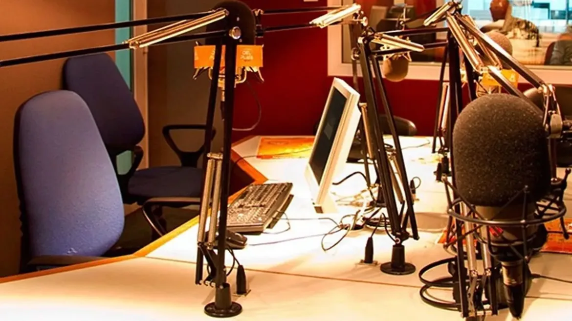 Otra vez tormenta en Radio del Plata ante la suspensión de una delegada