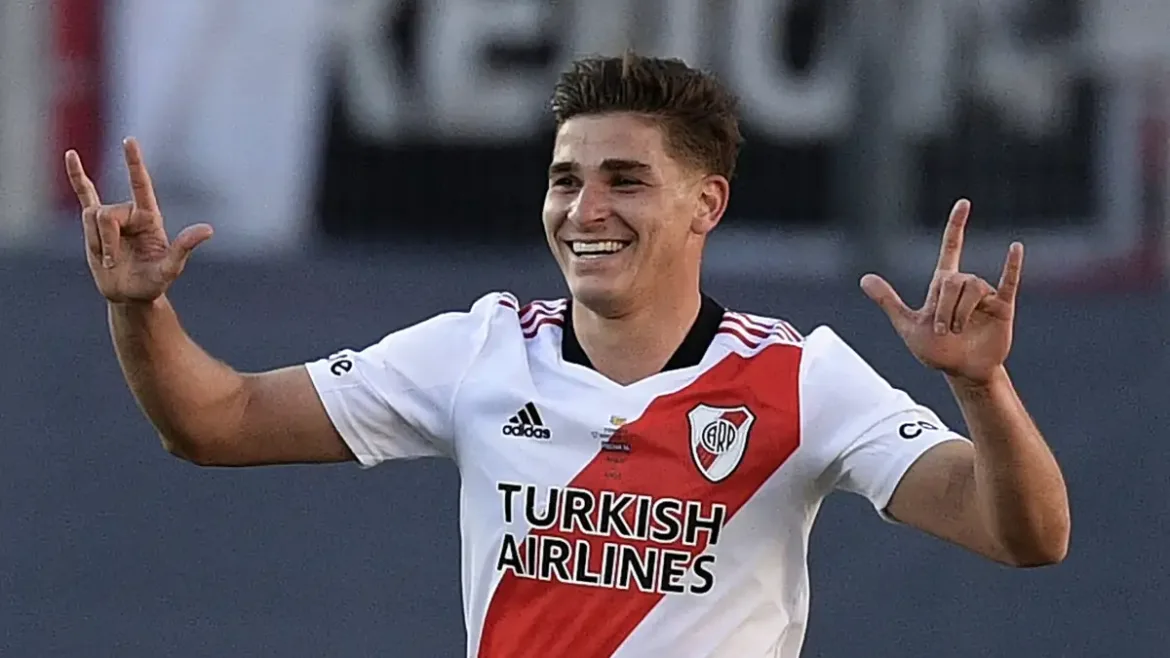 Adidas y un regalo especial para Julián Álvarez