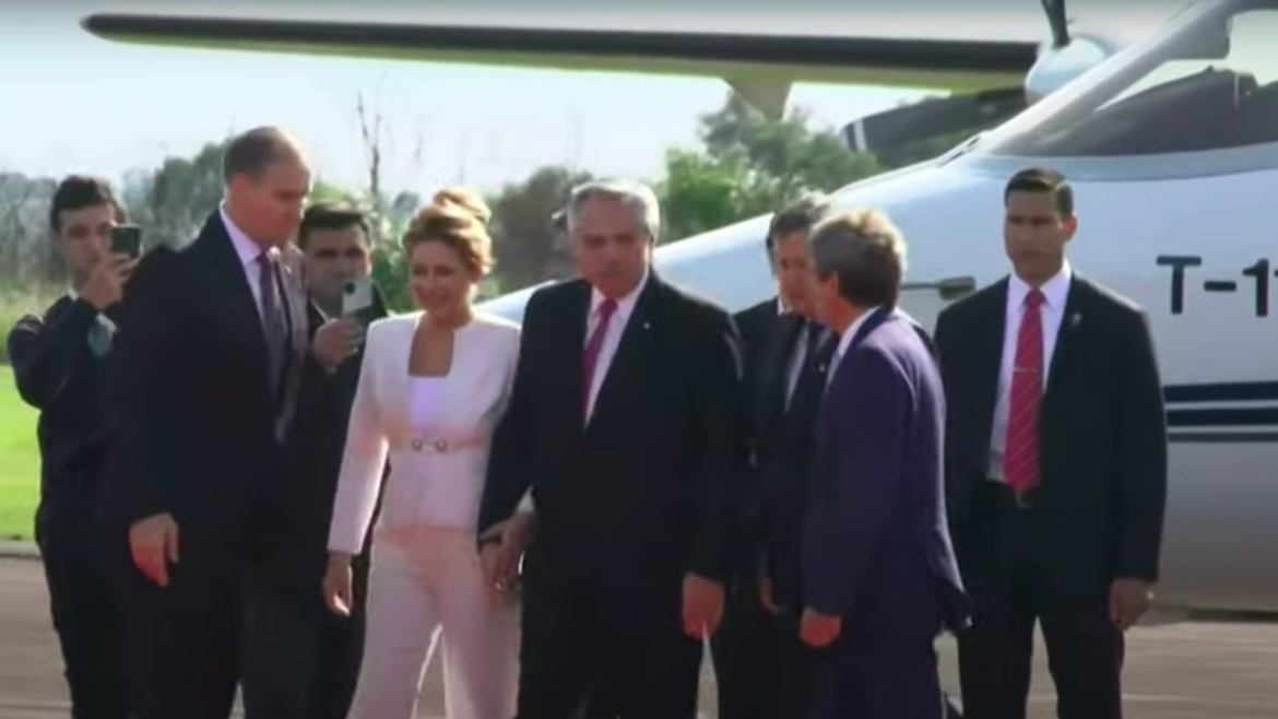 En su viaje a Paraguay, Alberto hizo una llamativa escala en Posadas, la ciudad de Fabiola Yañez