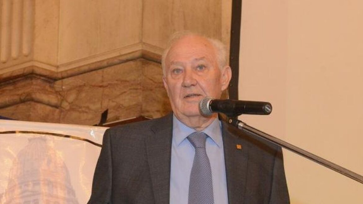 Qué le pasó a un ex diputado peronista cuando quiso pagar con la moneda nacional en Perú