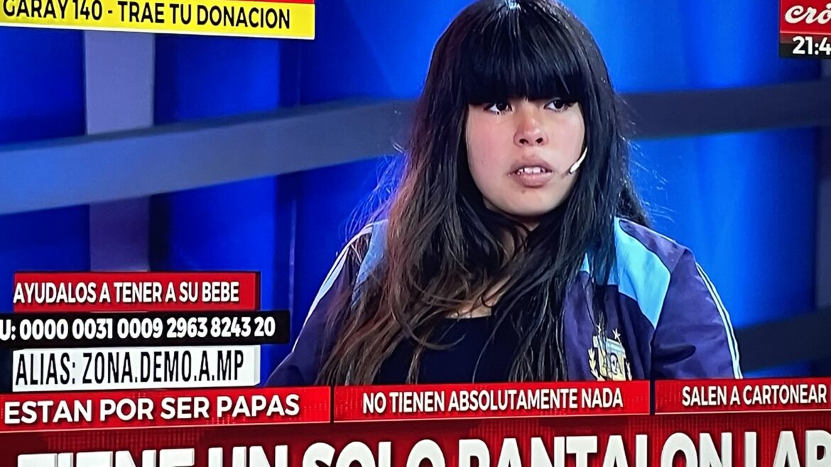 Una pareja joven emocionó en Crónica TV y recaudó una fortuna