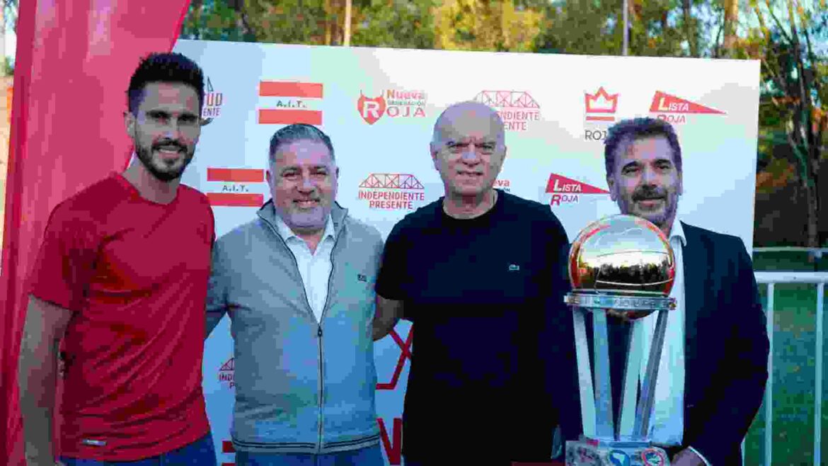 La otra pesada herencia: los Moyano dejaron de pagarle hasta a un Chino
