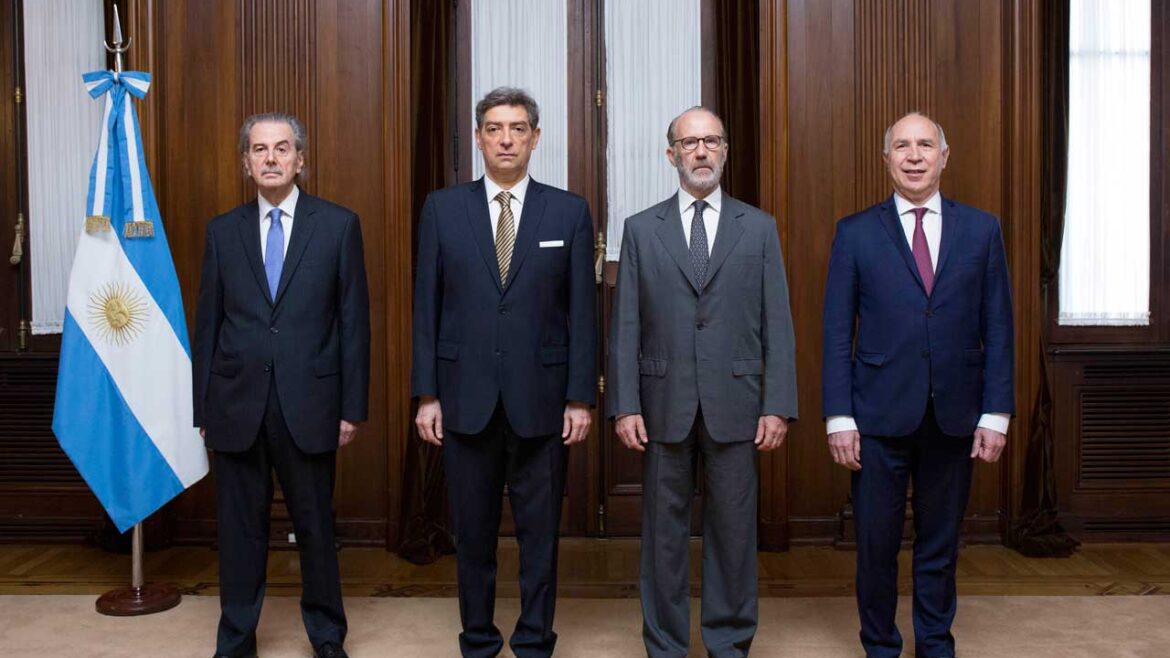 Los nuevos integrantes del Consejo jurarán una hora después del debut de Argentina en Qatar