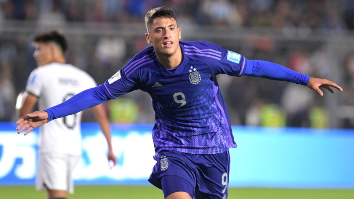 El 9 de la sub 20 hizo gala de sus habilidades con el zapateo