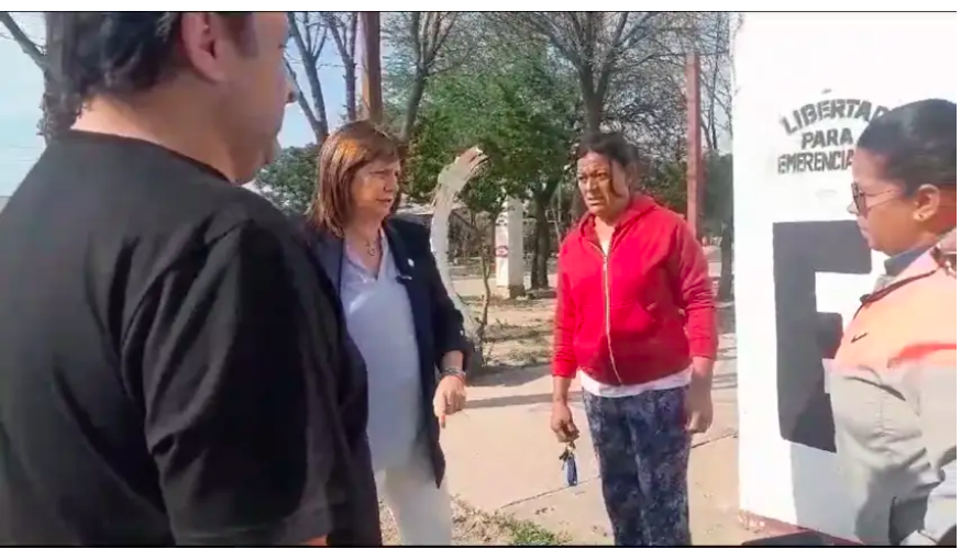 Patricia Bullrich fue increpada por los seguidores de Emerenciano Sena