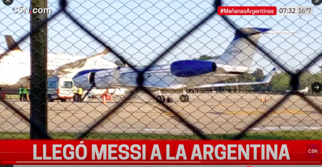 Messi viajó en el mismo avión que Insaurralde