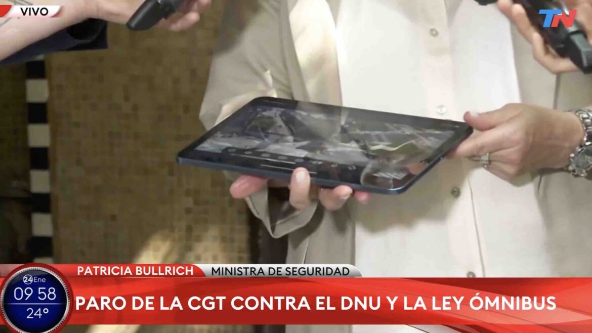Pato monitoreó la marcha de la CGT desde su tablet