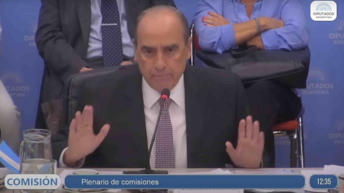 Se fue Guillermo Francos y se  enfría la milanesa