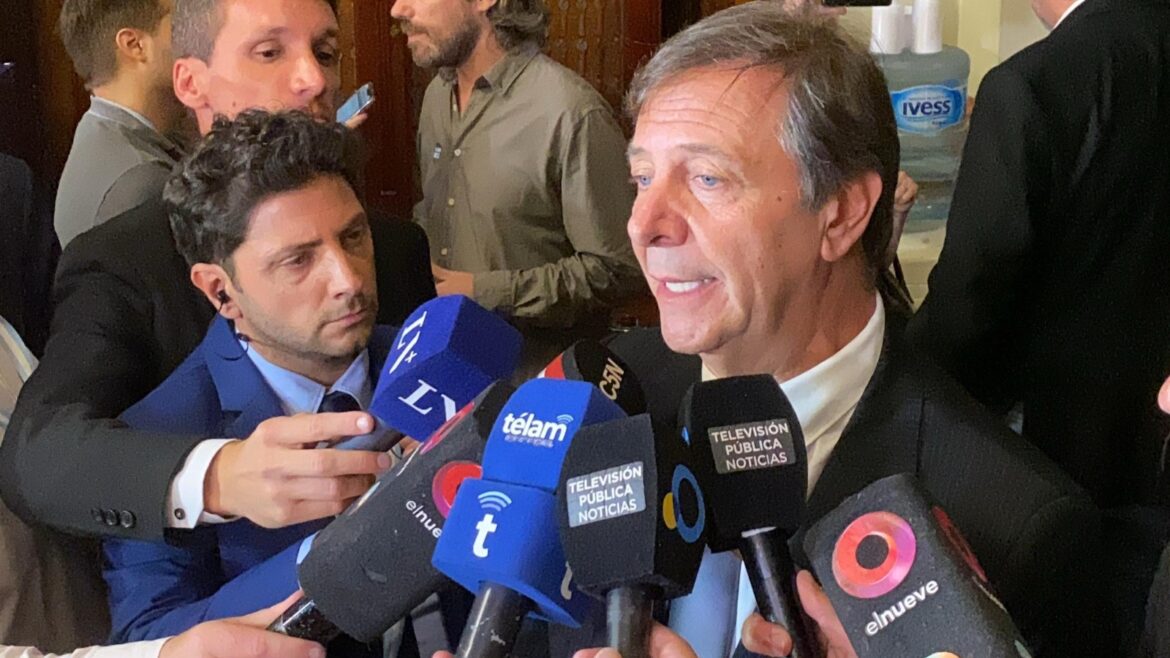 Un papelón con la salida de Zago que deja nuevos interrogantes
