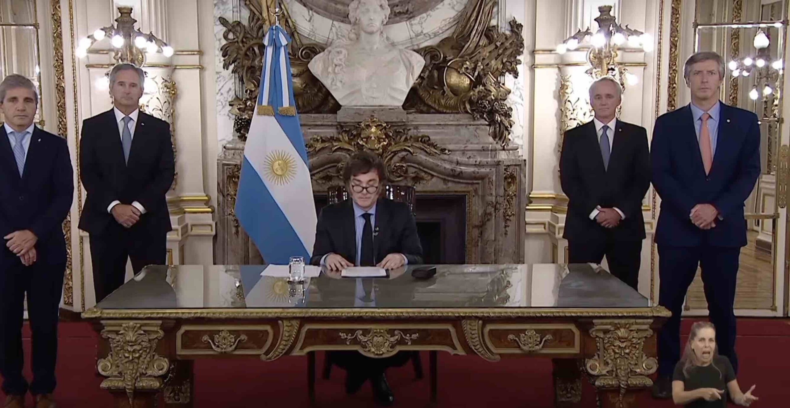 Otra vez una cadena aburrida, con 4 "granaderos", y pocas sorpresas