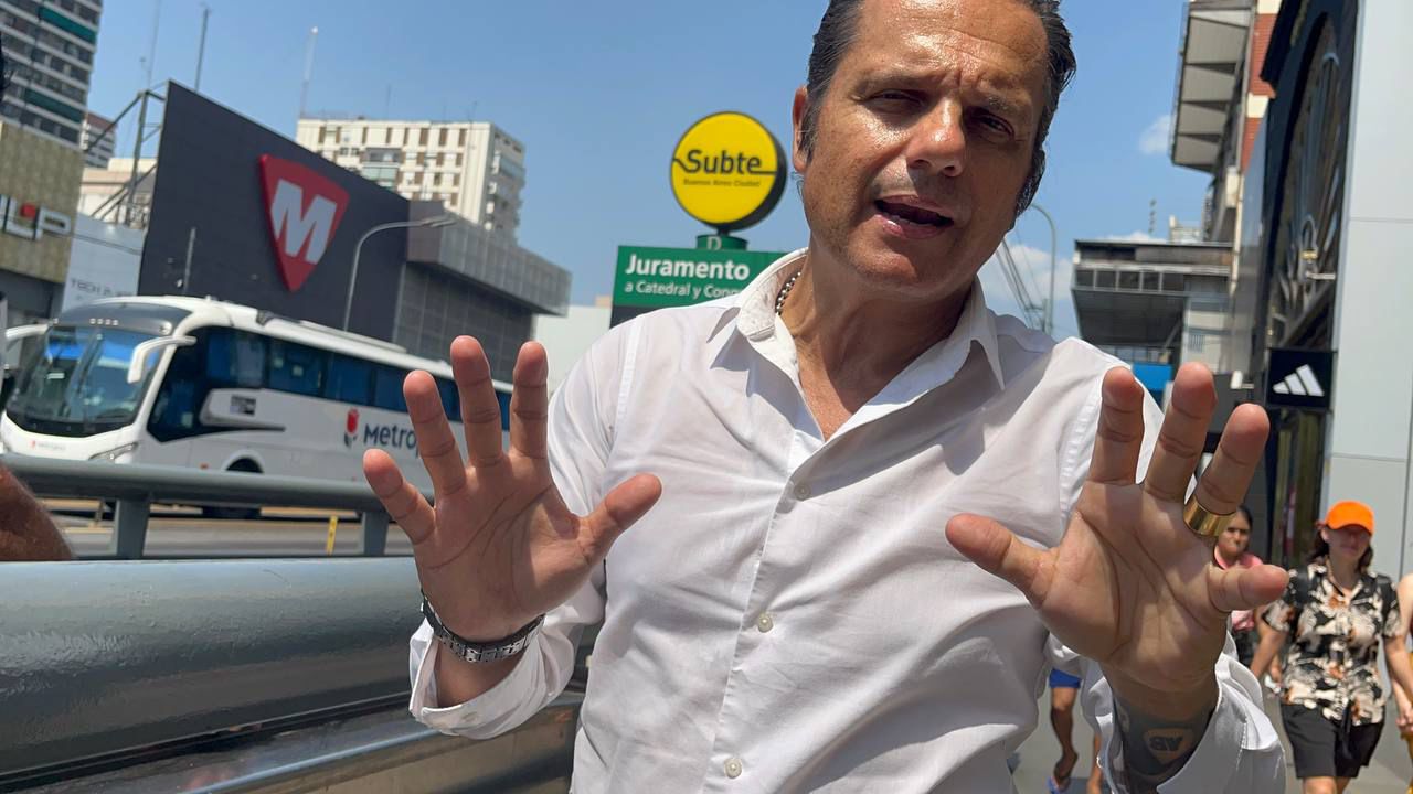 Se acordó de Mauro Viale y de rechazar la vacuna AstraZeneca