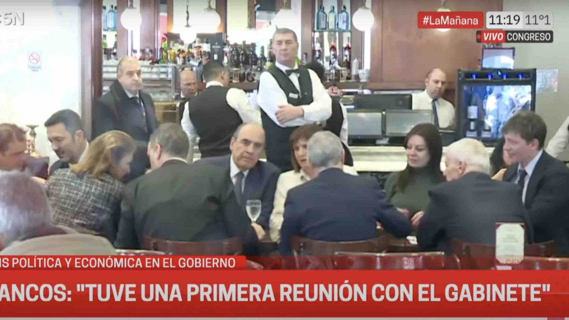 Cúneo Libarona pagó la primera ronda de Francos
