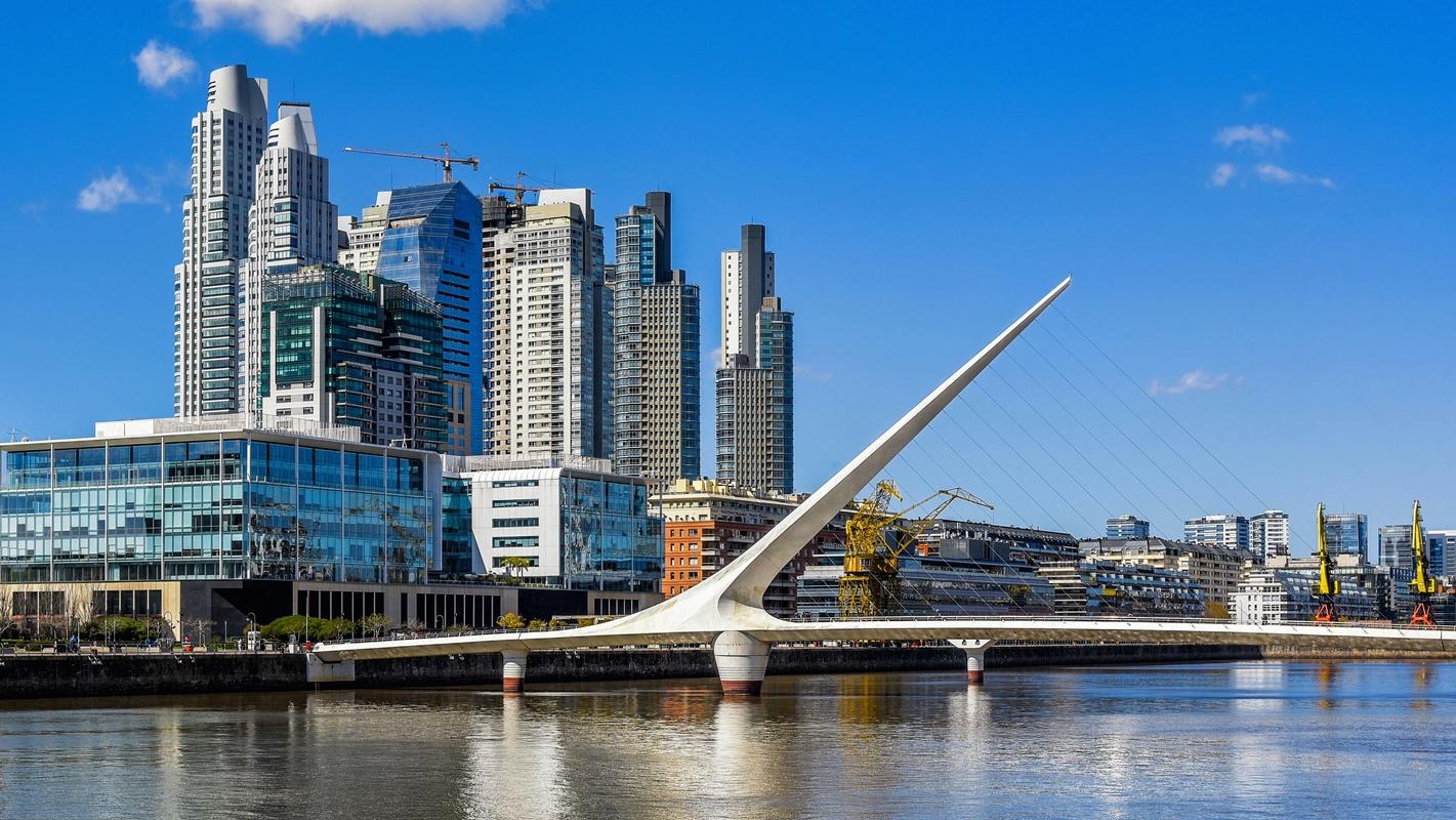 Un famoso K debe una fortuna de expensas en Puerto Madero