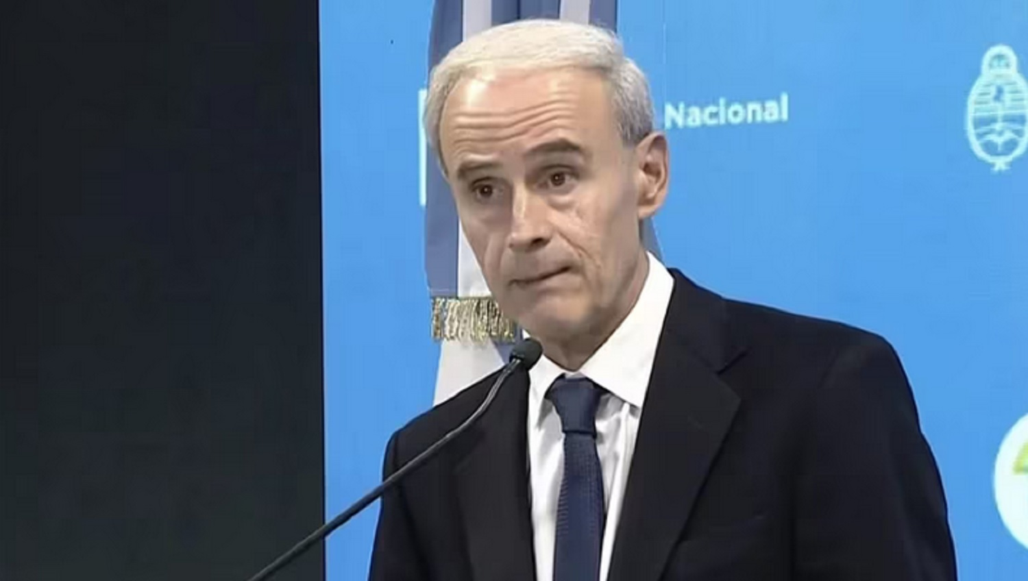 Un ex funcionario de Alberto viendo a Capusotto
