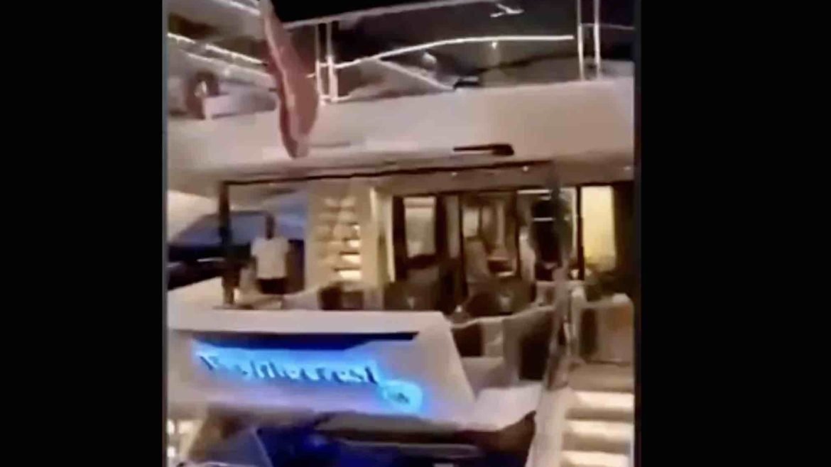 El "Chiqui" Tapia a lo Insaurralde en un yate de lujo
