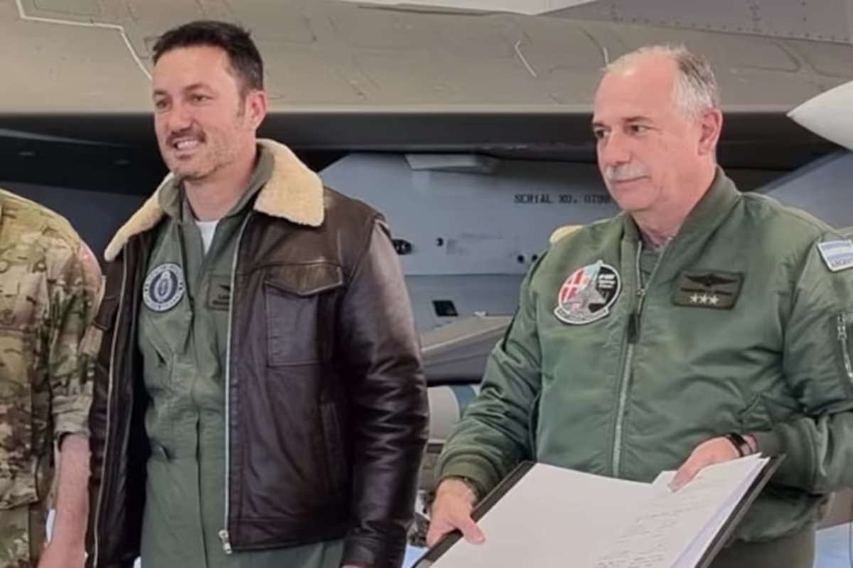 Al menos 4 mujeres denunciarían por acoso o abuso al ex jefe de la Fuerza Aérea