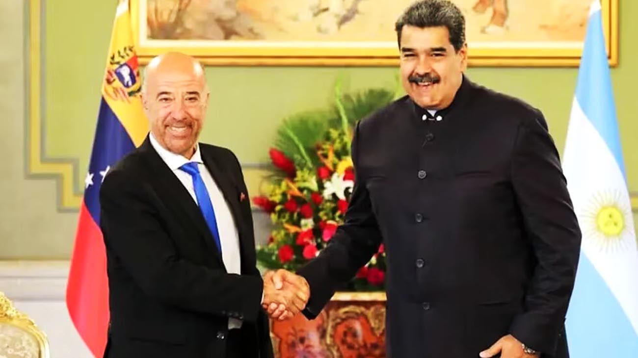 El ex embajador en Venezuela fogoneó la acusación del chavismo sobre el gendarme detenido
