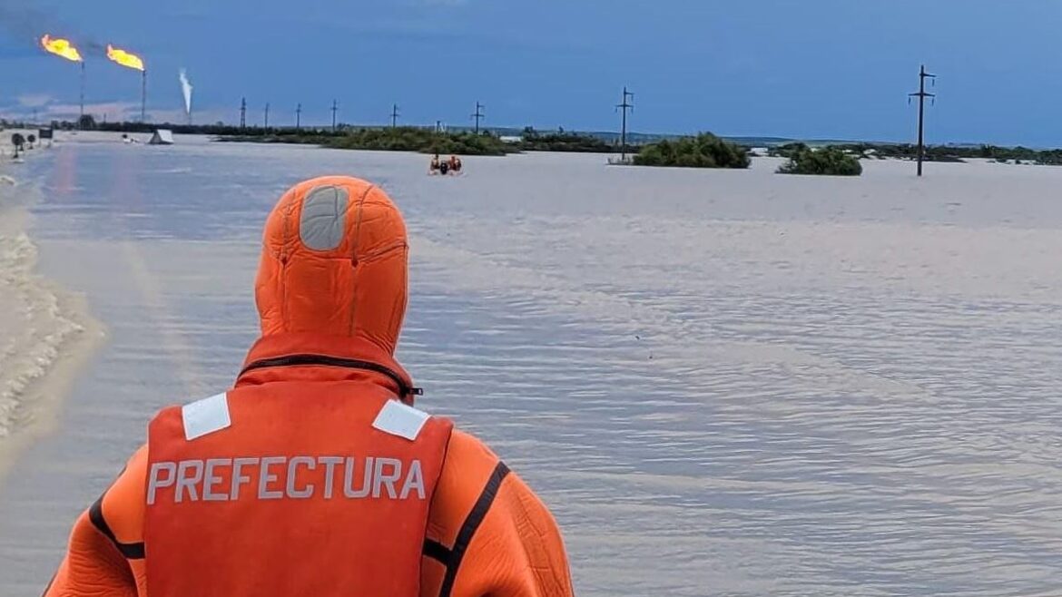 El Estado volvió  al debate entre cortes de luz, desastres climáticos y muertos