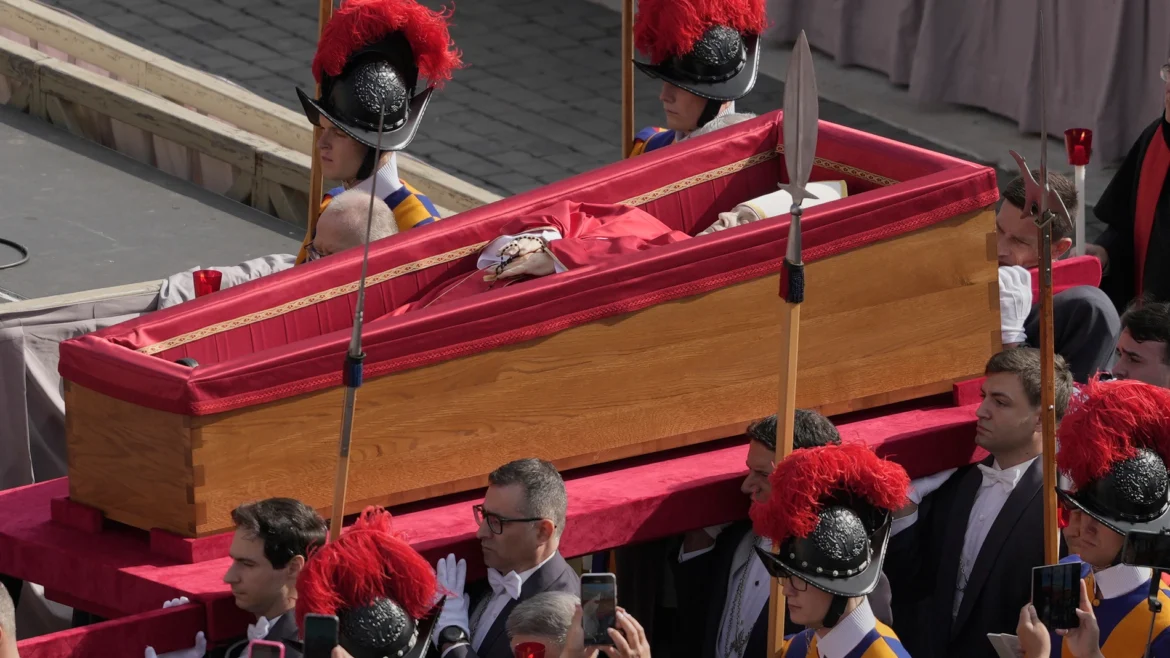 El Papa Francisco y su despedida en la basílica de San Pedro