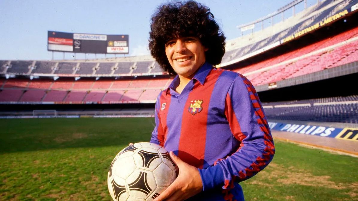 El día que Maradona jugó con una camiseta argentina abajo frente a un equipo inglés