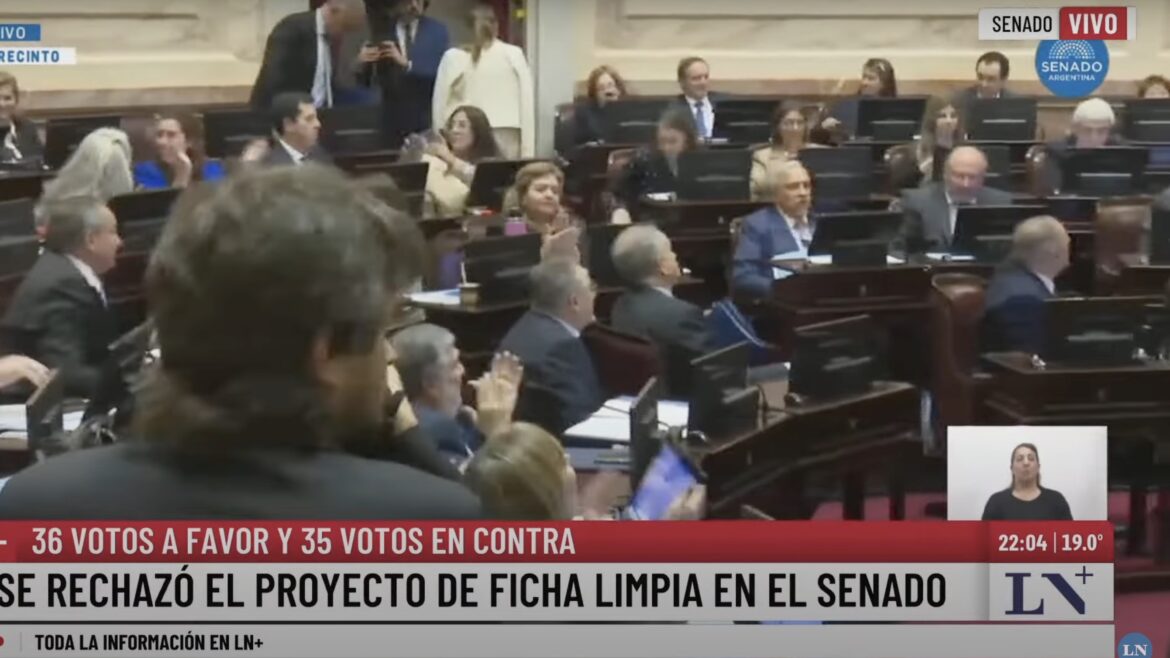 Un video muestra a los dos senadores misioneros huyendo del recinto
