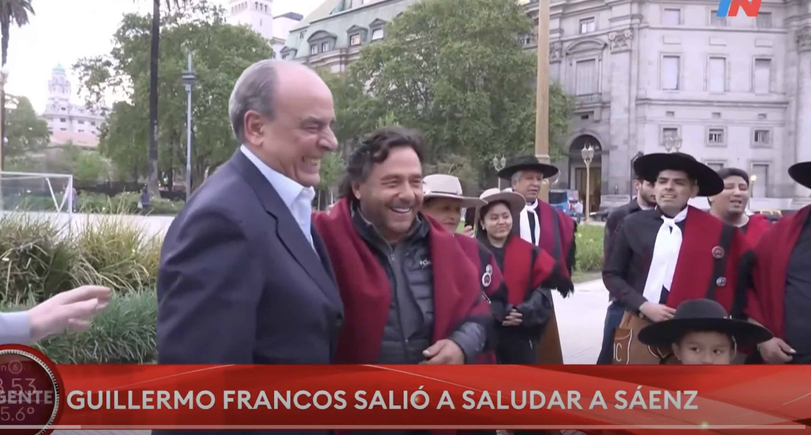 Un gobernador protestaba en Plaza de Mayo y apareció Francos