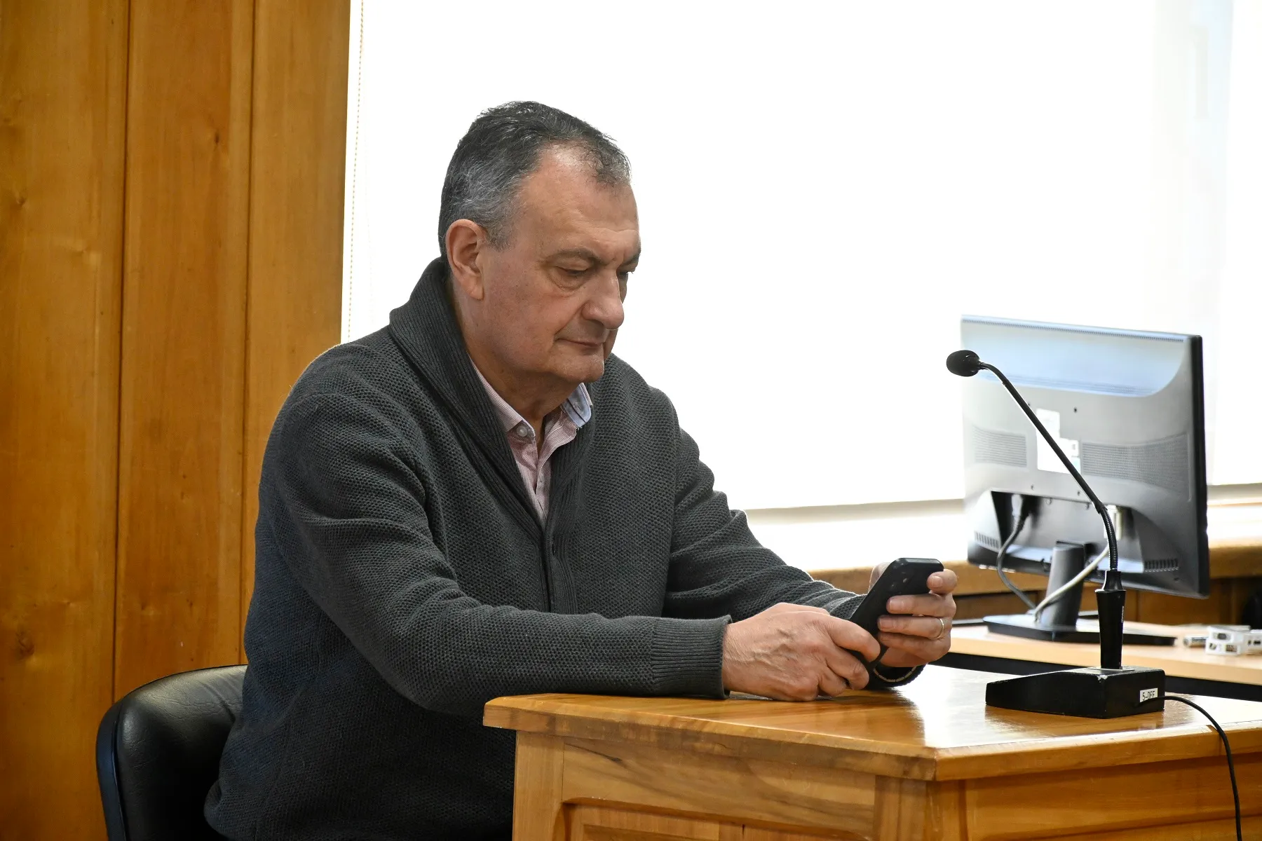 Un ex intendente de Bariloche enfrenta un juicio polémico por enfrentarse a Weretilnek