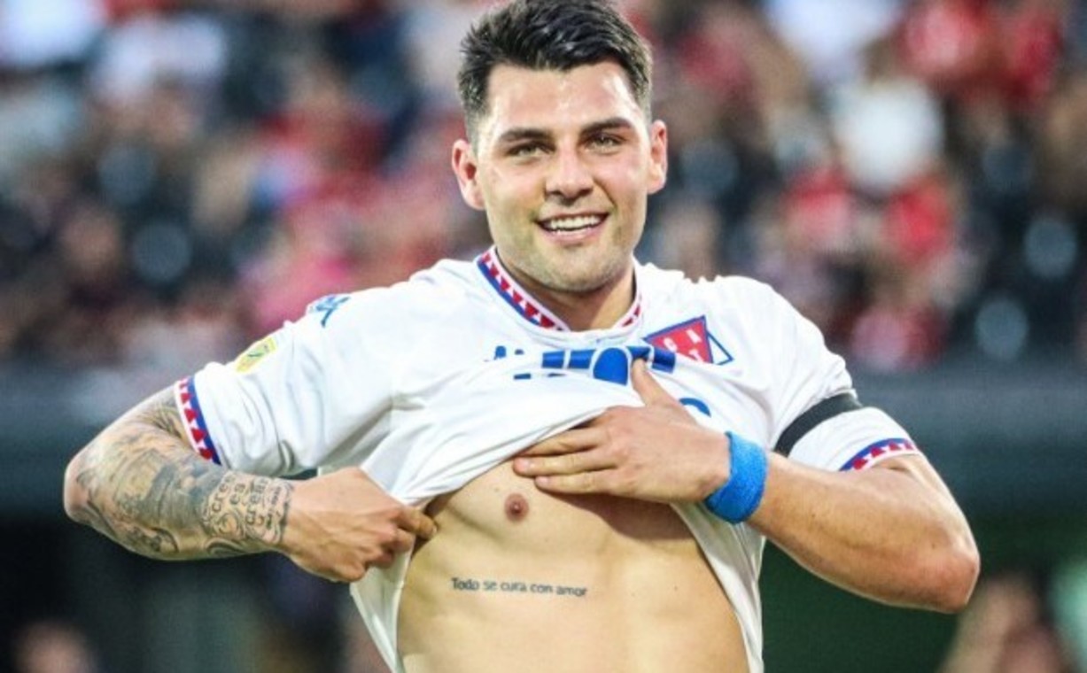 Cuando en una cancha aparece Shakespeare, para que Russo lo mire desde el cielo