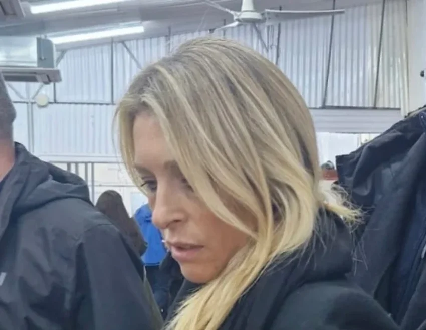 La foto que disparó todo el escándalo Adorni tiene un disparador inocentón